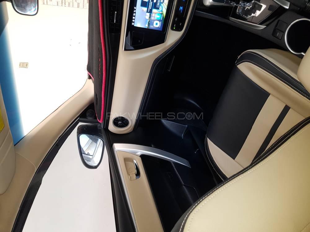 Toyota Corolla 2018 for Sale in Dera ismail khan Toyota Corolla 2018 for Sale in Dera ismail khan Image-9