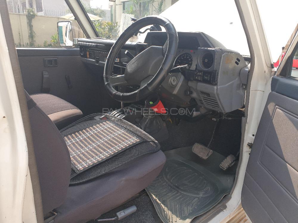 ٹویوٹا لینڈ کروزر 1993 for Sale in پشاور ٹویوٹا لینڈ کروزر 1993 for Sale in پشاور Image-5