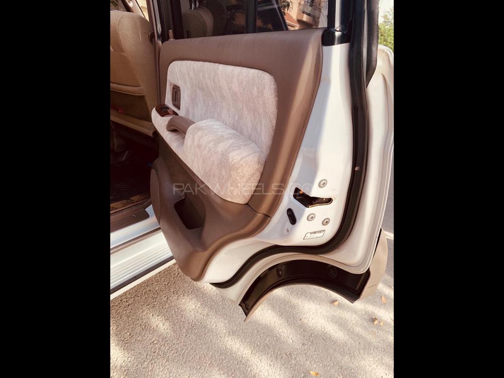 Toyota Prado 2002 for Sale in Sargodha Toyota Prado 2002 for Sale in Sargodha Image-10