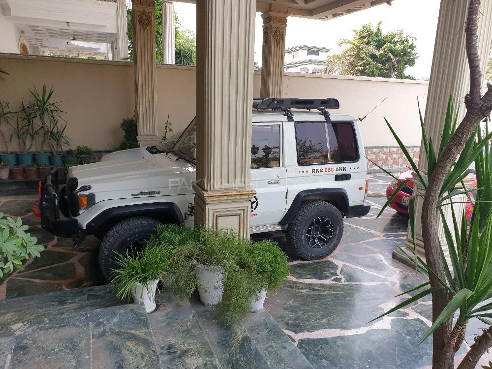 ٹویوٹا لینڈ کروزر 1993 for Sale in پشاور ٹویوٹا لینڈ کروزر 1993 for Sale in پشاور Image-16