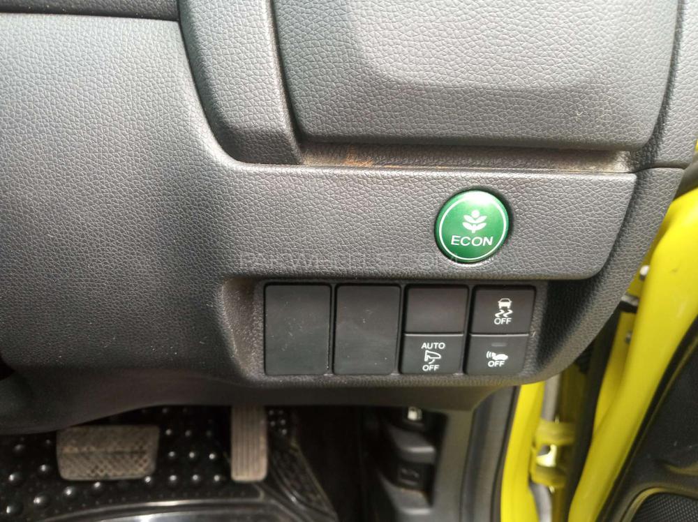 Honda Fit 2015 for Sale in Karachi Honda Fit 2015 for Sale in Karachi Image-7