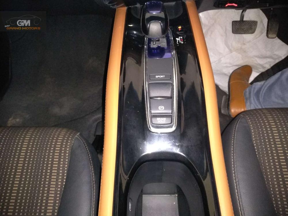 Honda Vezel 2015 for Sale in Karachi Honda Vezel 2015 for Sale in Karachi Image-6