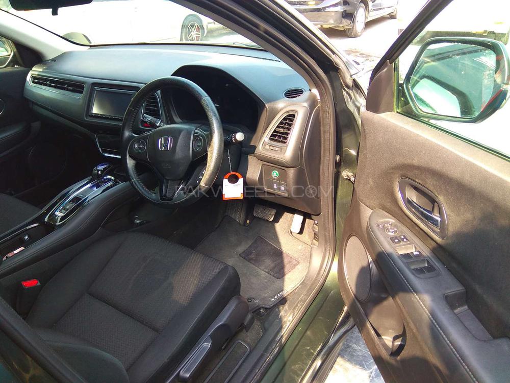 Honda Vezel 2014 for Sale in Lahore Honda Vezel 2014 for Sale in Lahore Image-6