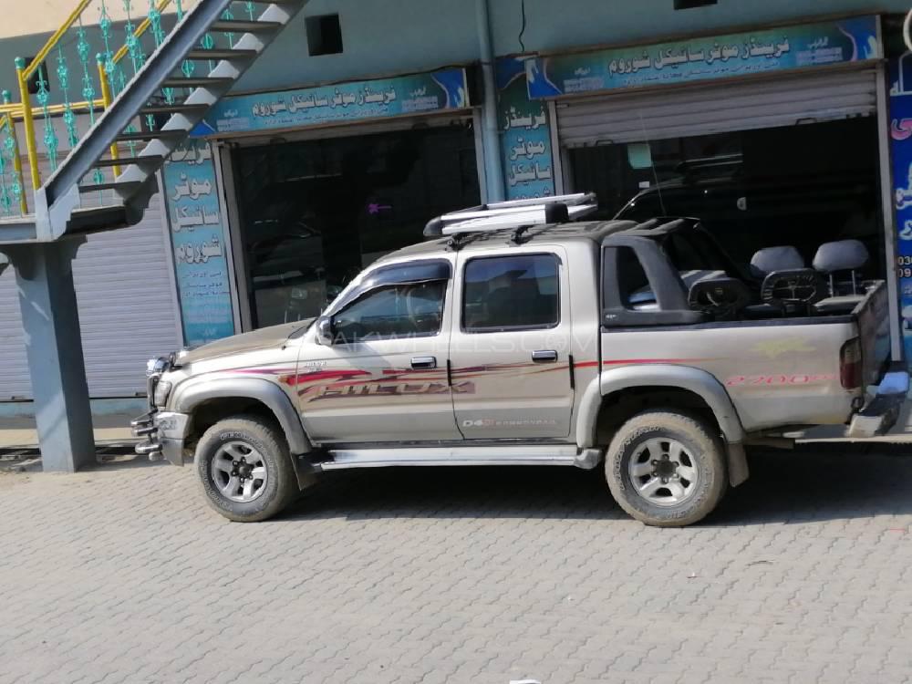 Toyota Hilux 2003 for Sale in Swabi Toyota Hilux 2003 for Sale in Swabi Image-2