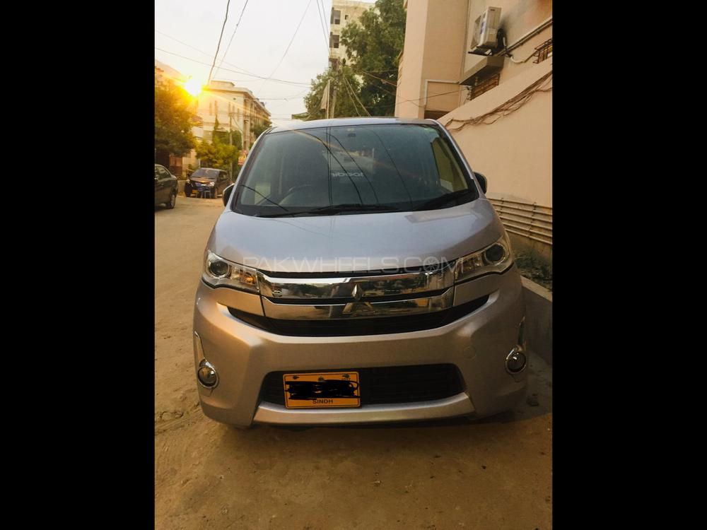 مٹسوبیشی ای کے کسٹم 2014 for Sale in کراچی مٹسوبیشی ای کے کسٹم 2014 for Sale in کراچی Image-2