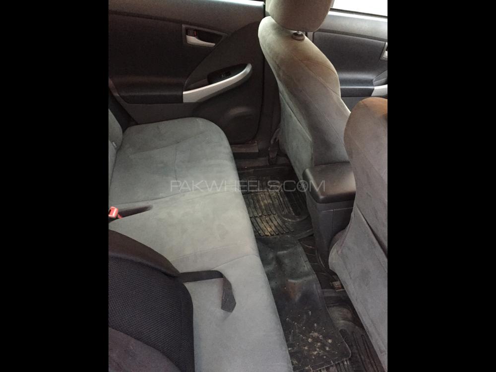 Toyota Prius 2010 for Sale in Peshawar Toyota Prius 2010 for Sale in Peshawar Image-6