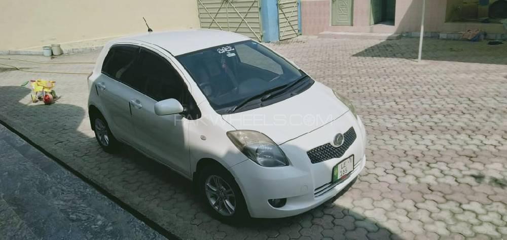 Toyota Vitz 2011 for Sale in Nowshera cantt Toyota Vitz 2011 for Sale in Nowshera cantt Image-3