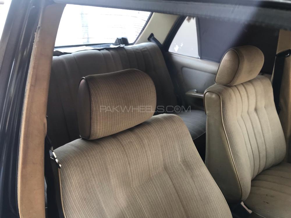 مرسڈیز بینز 200 ڈی 1983 for Sale in لاہور مرسڈیز بینز 200 ڈی 1983 for Sale in لاہور Image-4