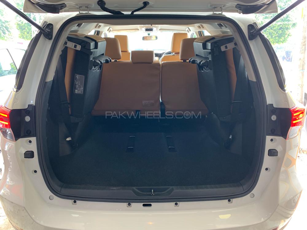 Toyota Fortuner 2018 for Sale in Lahore Toyota Fortuner 2018 for Sale in Lahore Image-12
