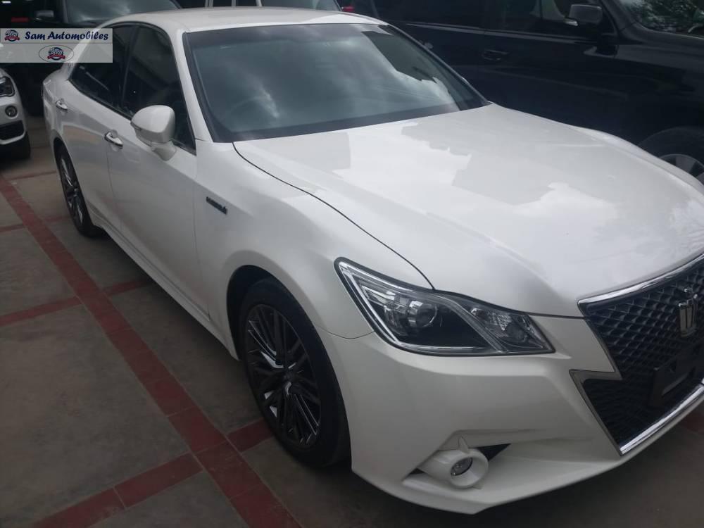 Toyota Crown 2015 for Sale in Karachi Toyota Crown 2015 for Sale in Karachi Image-3