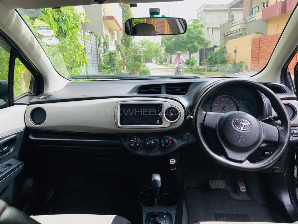 Toyota Vitz 2014 for Sale in Lahore Toyota Vitz 2014 for Sale in Lahore Image-11