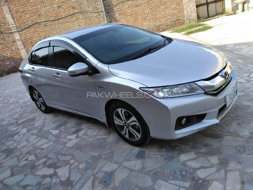 Honda Grace Hybrid 2014 for Sale in Multan Image-1