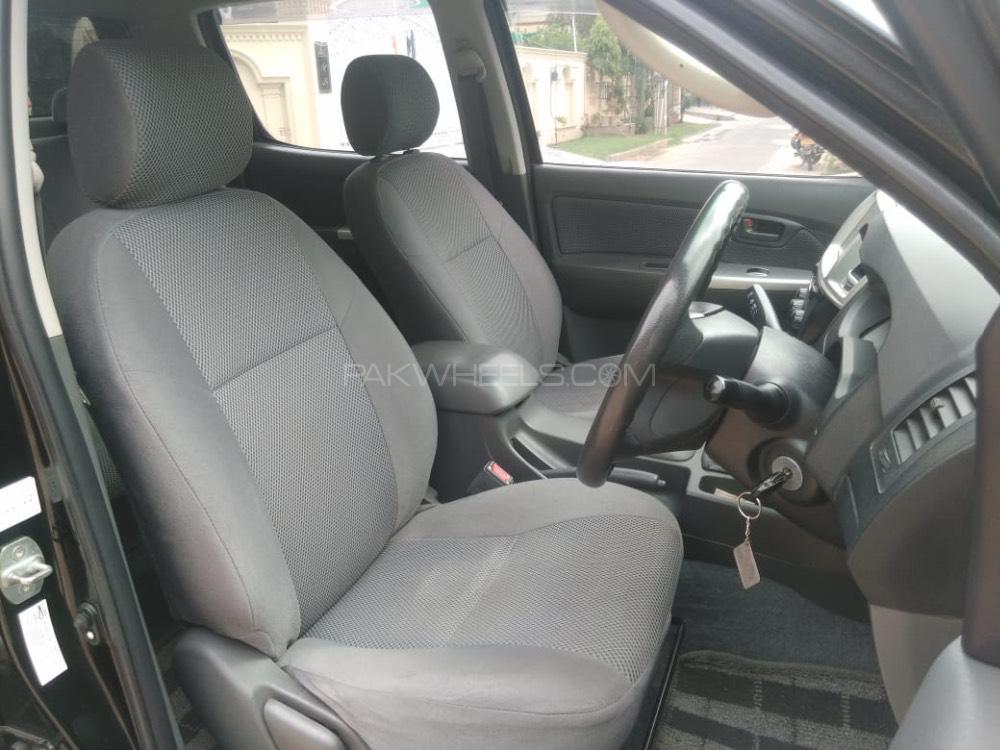 Toyota Hilux 2012 for Sale in Lahore Toyota Hilux 2012 for Sale in Lahore Image-2