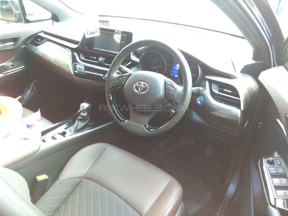 Toyota C-HR 2017 for Sale in Lahore Toyota C-HR 2017 for Sale in Lahore Image-7