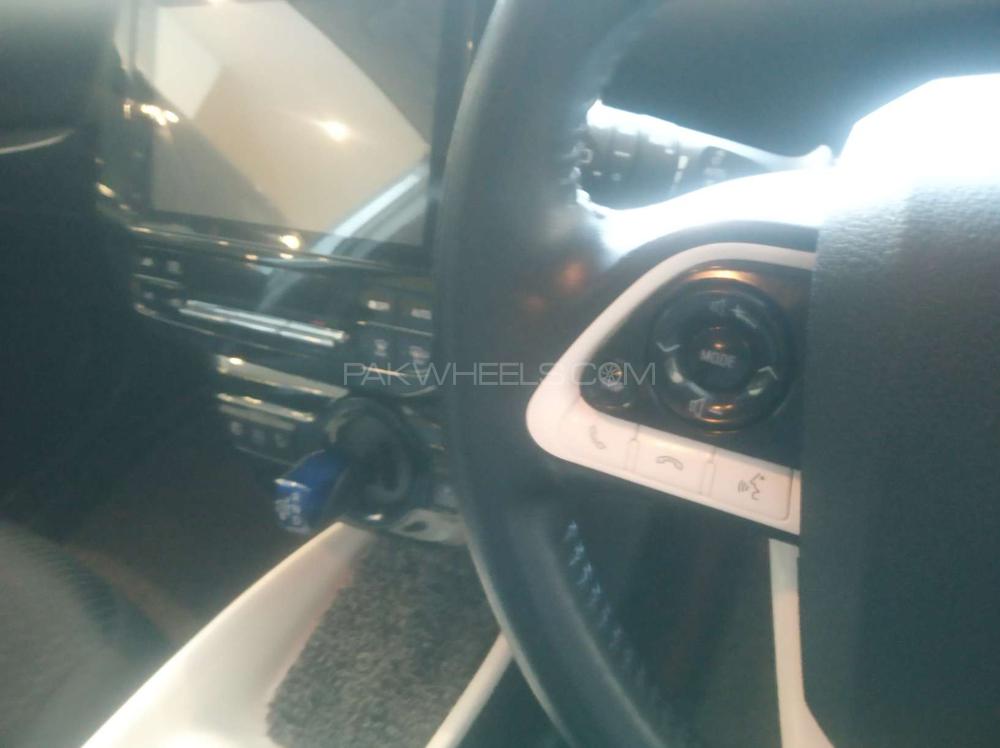 Toyota Prius 2016 for Sale in Faisalabad Toyota Prius 2016 for Sale in Faisalabad Image-9