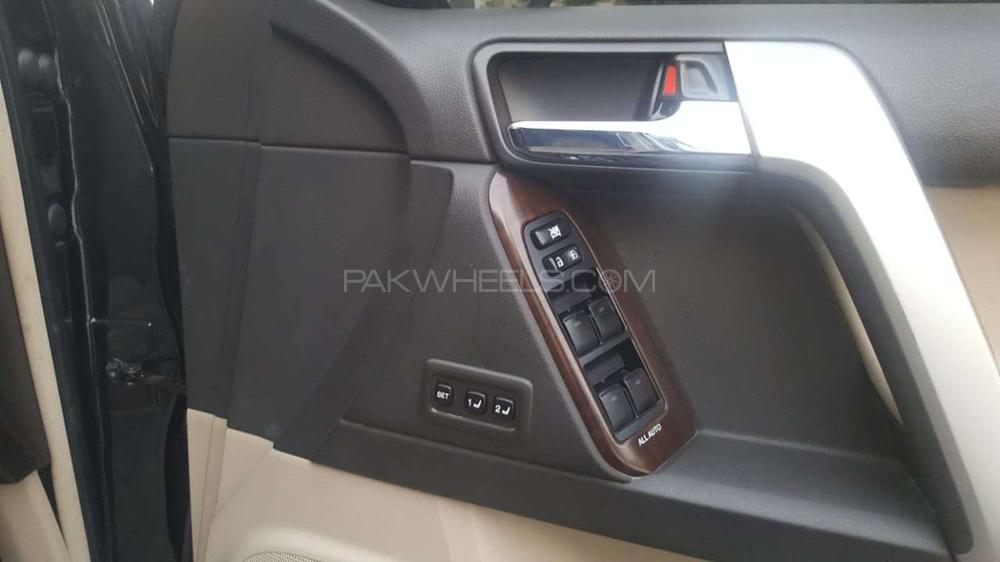 ٹویوٹا پراڈو 2011 for Sale in کراچی ٹویوٹا پراڈو 2011 for Sale in کراچی Image-12
