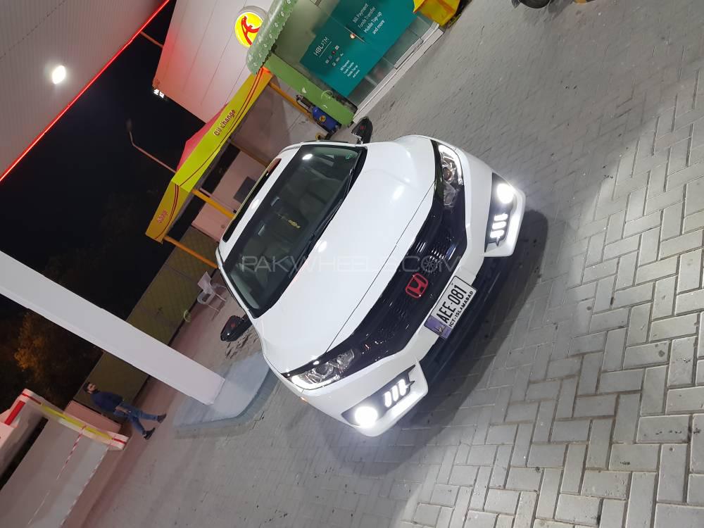 Honda Civic - 2017  Honda Civic - 2017  Image-3