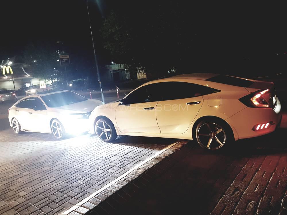 Honda Civic - 2017  Honda Civic - 2017  Image-5