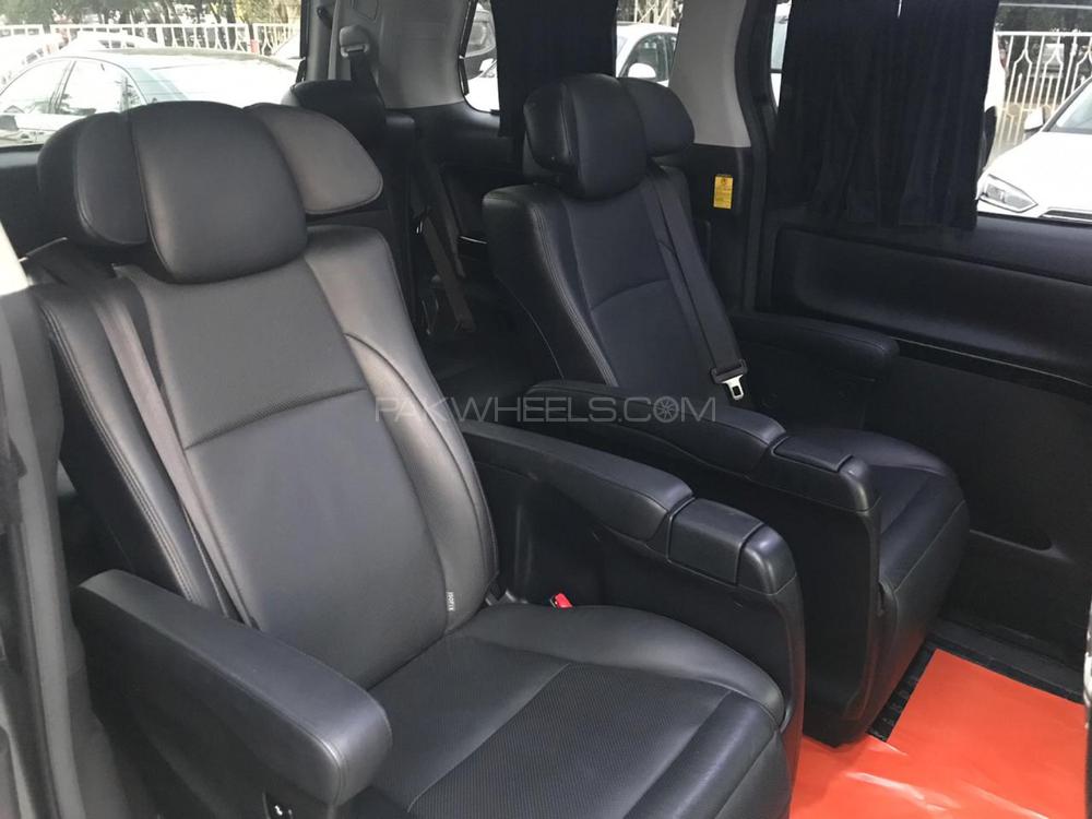 Toyota Alphard Hybrid 2012 for Sale in Karachi Toyota Alphard Hybrid 2012 for Sale in Karachi Image-7