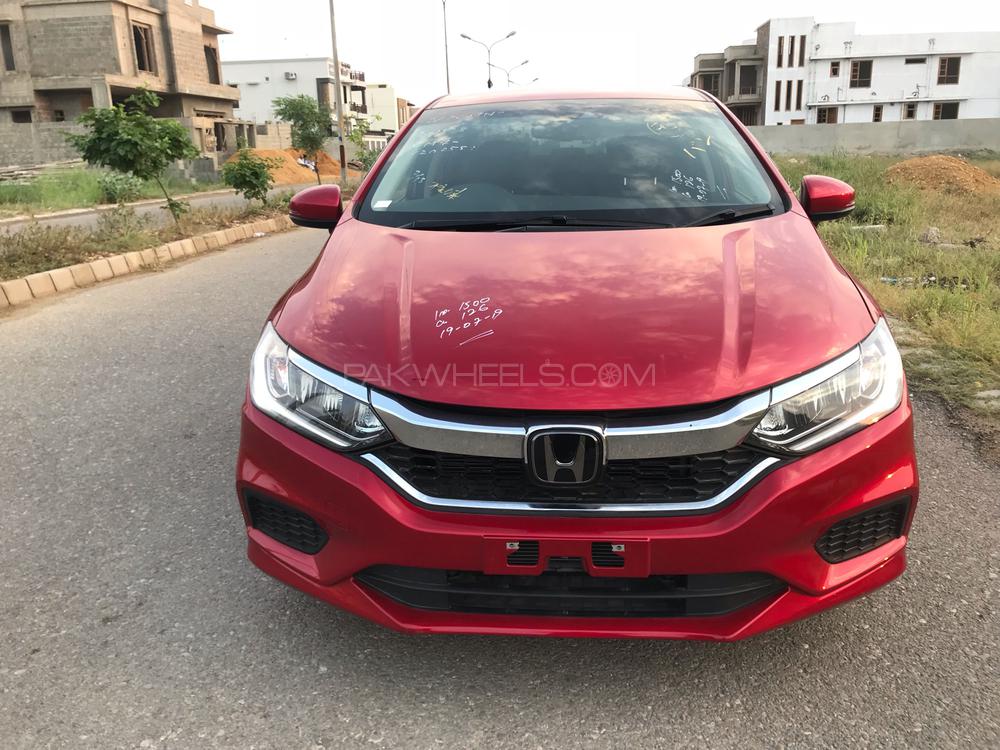 Honda Grace Hybrid 2017 for Sale in Karachi Image-1