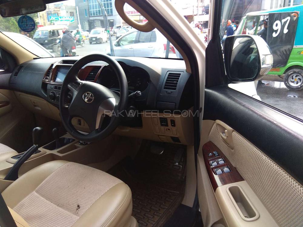 ٹویوٹا ہائیلکس 2014 for Sale in لاہور ٹویوٹا ہائیلکس 2014 for Sale in لاہور Image-4