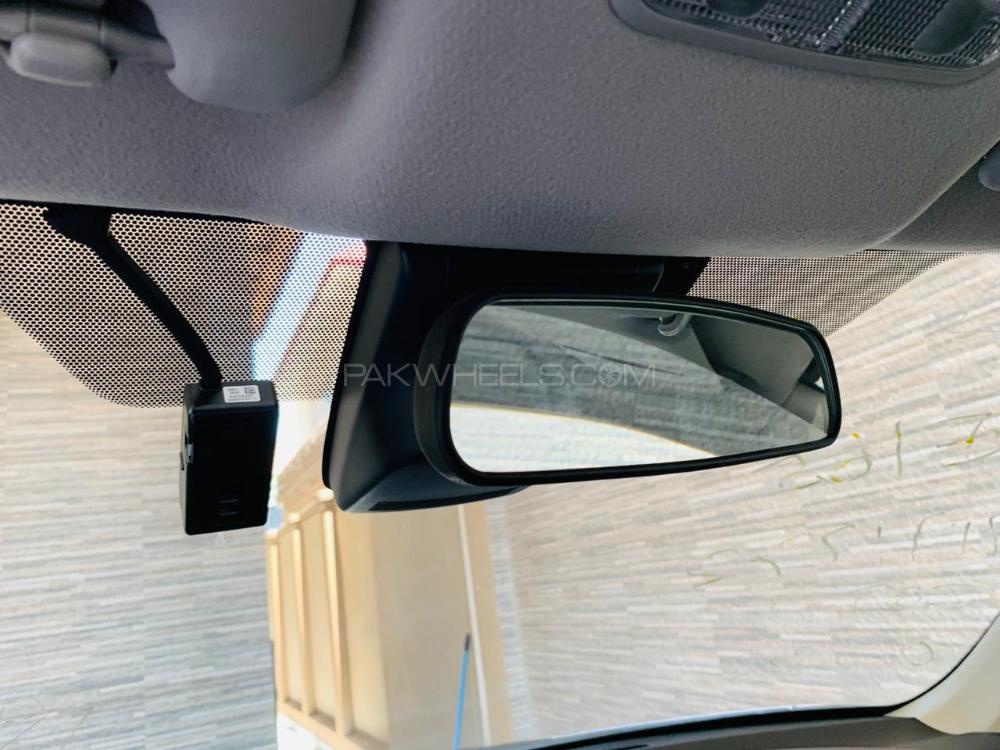 Toyota Corolla Axio 2018 for Sale in Peshawar Toyota Corolla Axio 2018 for Sale in Peshawar Image-8