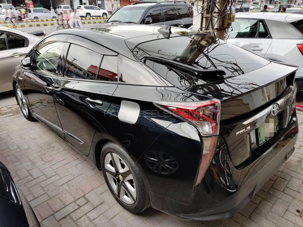 Toyota Prius 2016 for Sale in Lahore Toyota Prius 2016 for Sale in Lahore Image-8