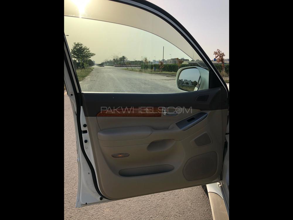 Toyota Prado 2005 for Sale in Lahore Toyota Prado 2005 for Sale in Lahore Image-10