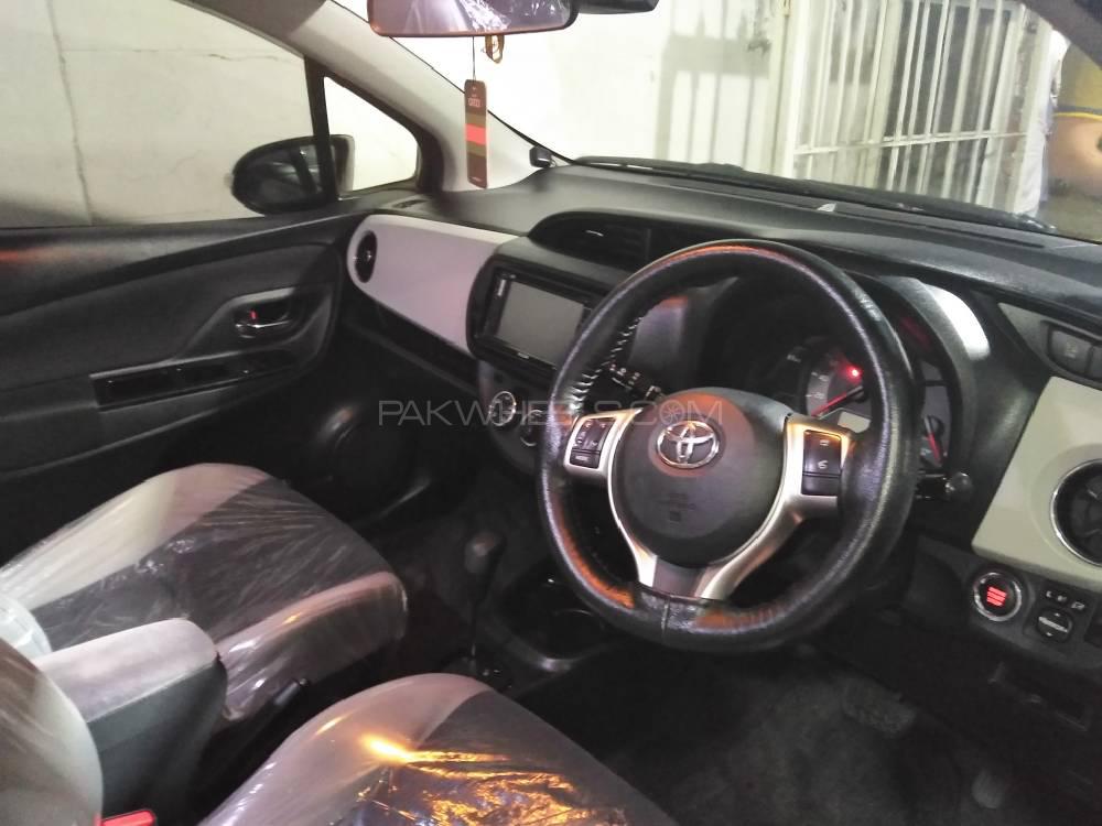 Toyota Vitz 2015 for Sale in Lahore Toyota Vitz 2015 for Sale in Lahore Image-8