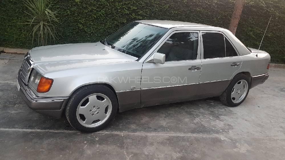 Mercedes Benz E Class 1993 for Sale in Mardan Mercedes Benz E Class 1993 for Sale in Mardan Image-13
