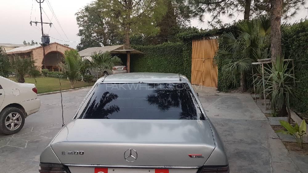 Mercedes Benz E Class 1993 for Sale in Mardan Mercedes Benz E Class 1993 for Sale in Mardan Image-12
