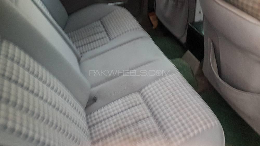 Mercedes Benz E Class 1993 for Sale in Mardan Mercedes Benz E Class 1993 for Sale in Mardan Image-18