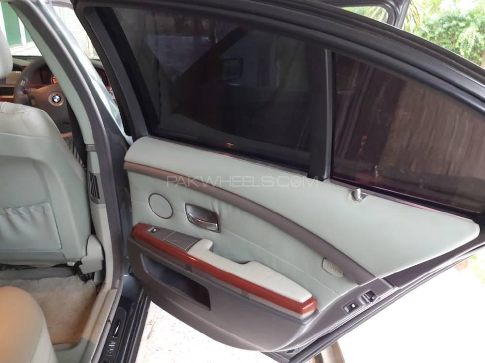 BMW 7 Series 2003 for Sale in Islamabad BMW 7 Series 2003 for Sale in Islamabad Image-12