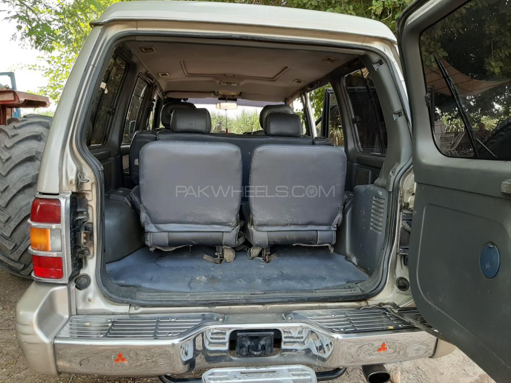 Mitsubishi Pajero 1993 for Sale in Muzaffar Gargh Mitsubishi Pajero 1993 for Sale in Muzaffar Gargh Image-5