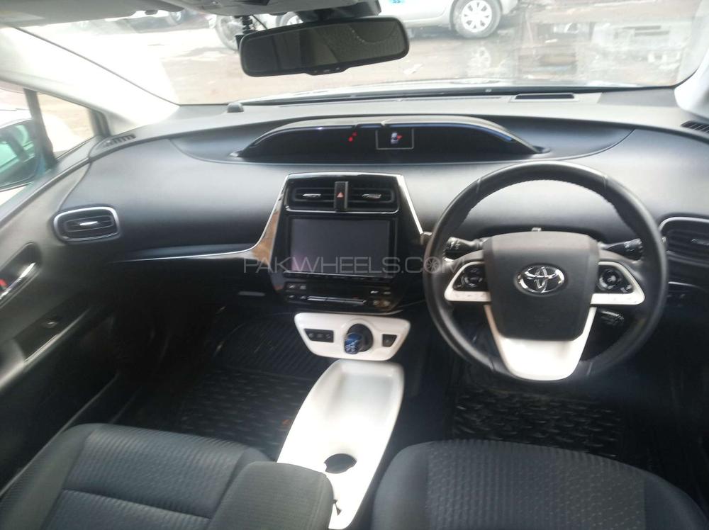 Toyota Prius 2016 for Sale in Faisalabad Toyota Prius 2016 for Sale in Faisalabad Image-12