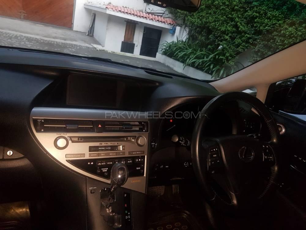 Lexus RX Series 2011 for Sale in Lahore Lexus RX Series 2011 for Sale in Lahore Image-4