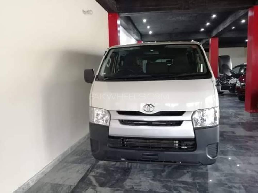 Toyota Hiace 2014 for Sale in Faisalabad Image-1