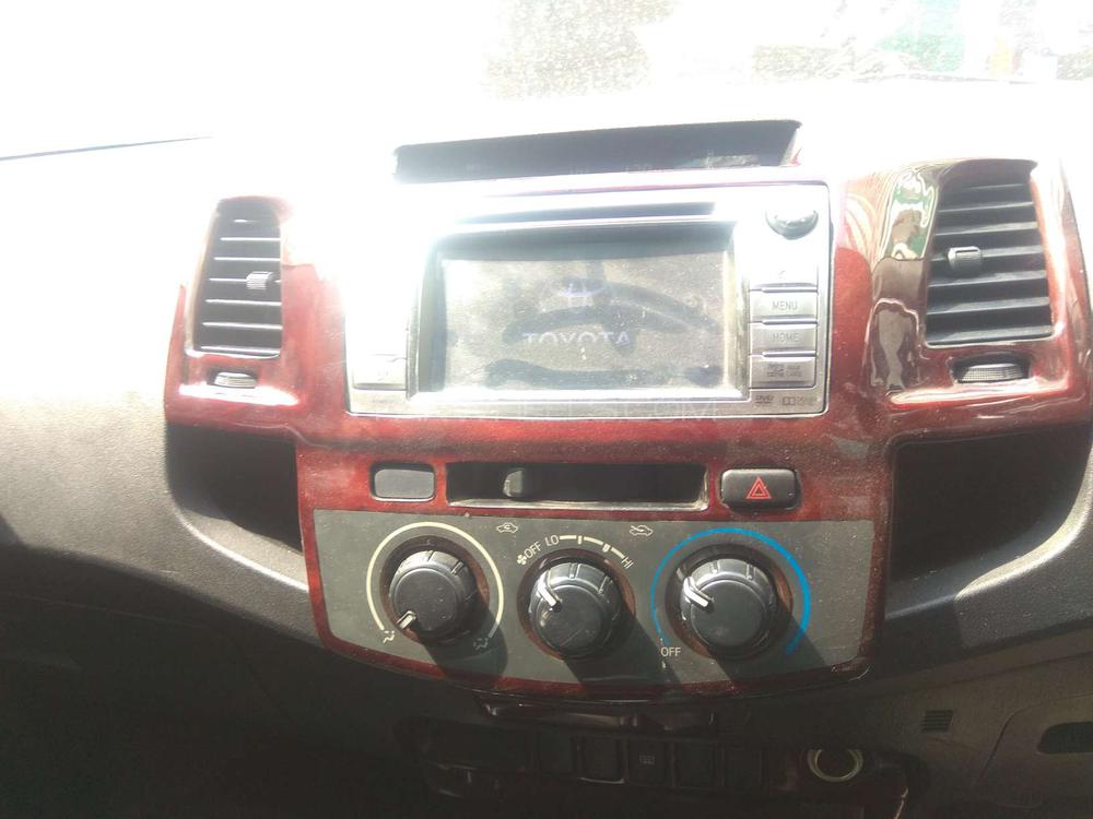 Toyota Hilux 2014 for Sale in Karachi Toyota Hilux 2014 for Sale in Karachi Image-5