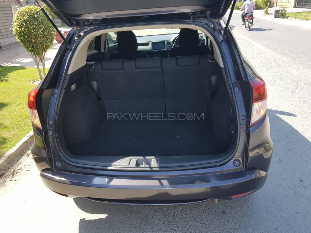 Honda Vezel 2014 for Sale in Lahore Honda Vezel 2014 for Sale in Lahore Image-4