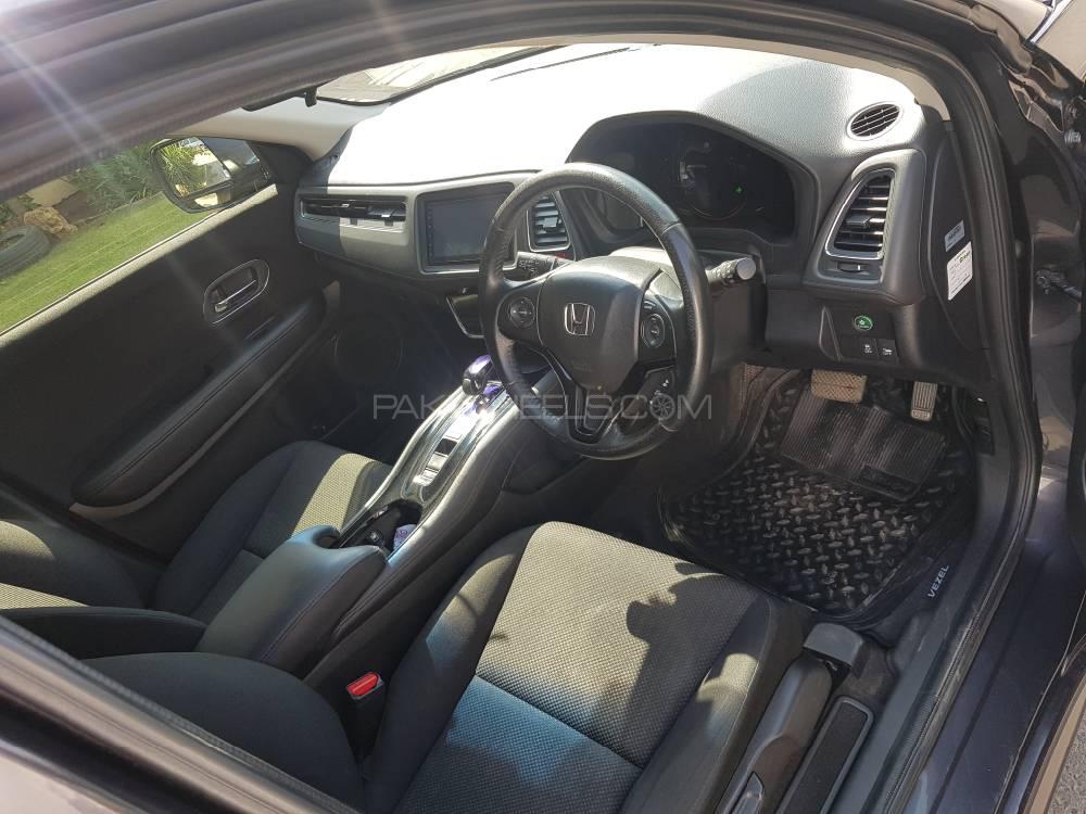 Honda Vezel 2014 for Sale in Lahore Honda Vezel 2014 for Sale in Lahore Image-5
