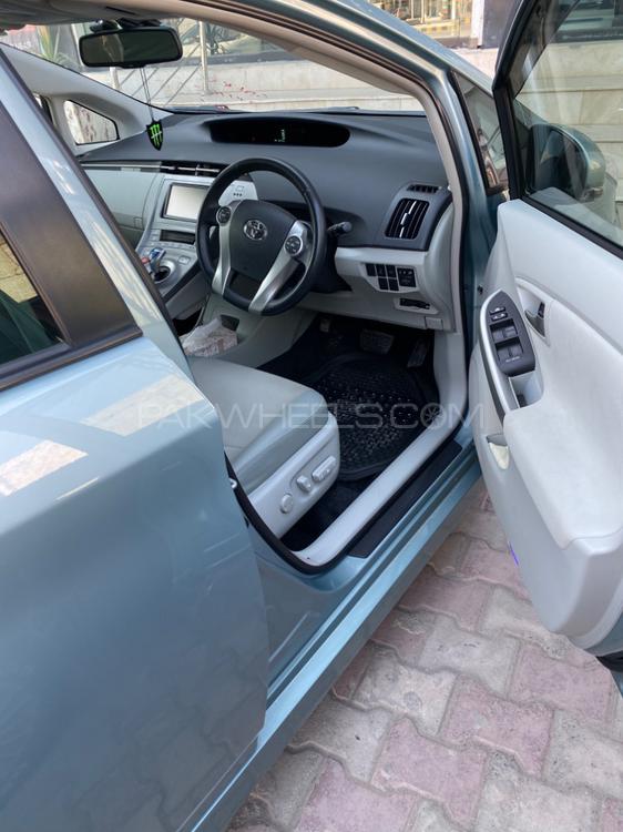 Toyota Prius 2015 for Sale in Mardan Image-1
