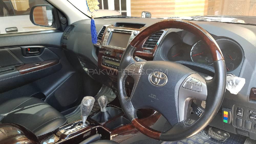 Toyota Hilux 2015 for Sale in Multan Image-1