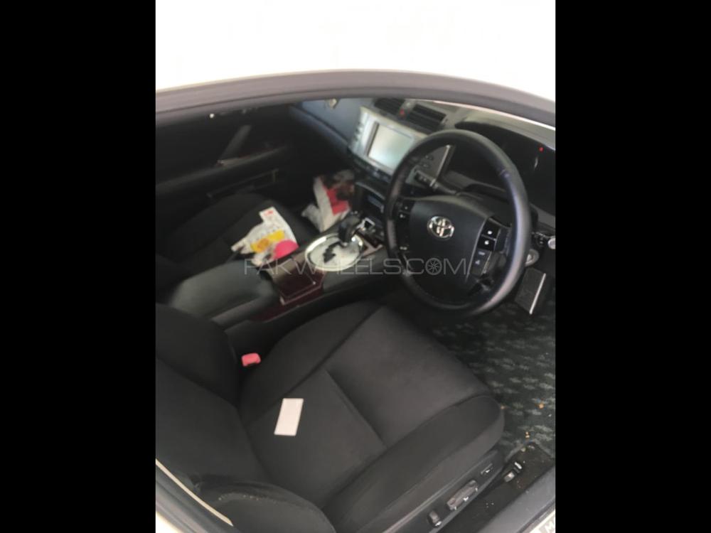 Toyota Mark X 2005 for Sale in Sialkot Toyota Mark X 2005 for Sale in Sialkot Image-3