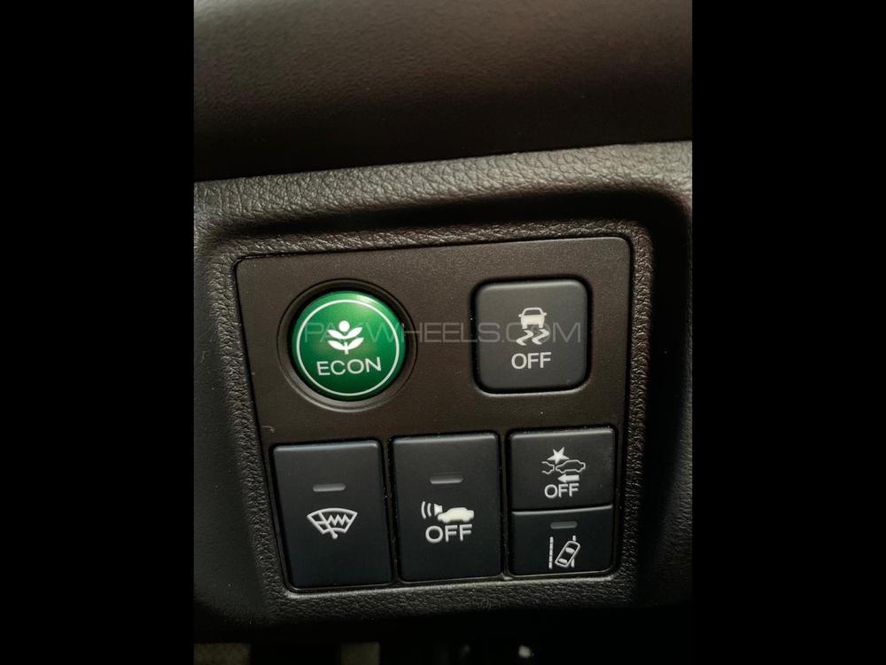 Honda Vezel 2018 for Sale in Lahore Honda Vezel 2018 for Sale in Lahore Image-12