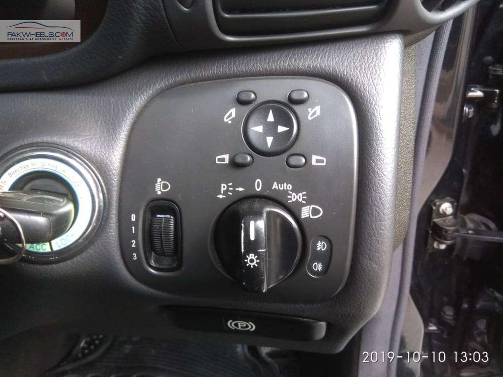 Mercedes Benz C Class 2004 for Sale in Lahore Mercedes Benz C Class 2004 for Sale in Lahore Image-13
