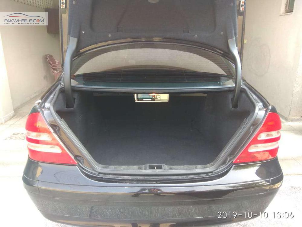 Mercedes Benz C Class 2004 for Sale in Lahore Mercedes Benz C Class 2004 for Sale in Lahore Image-17
