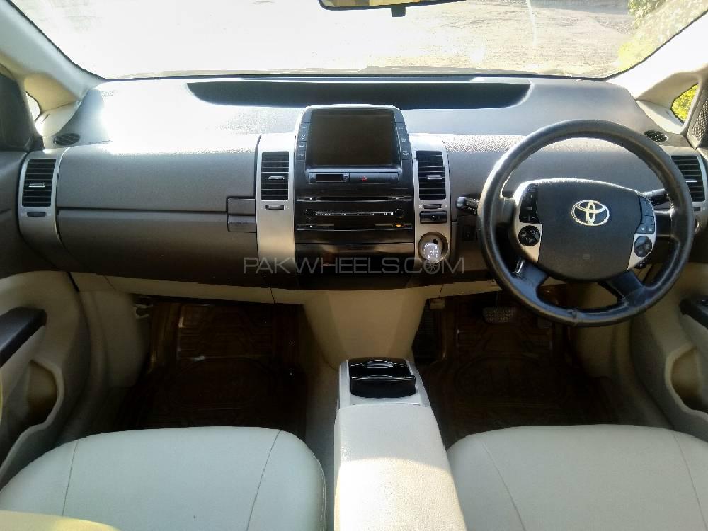 Toyota Prius 2006 for Sale in Mardan Toyota Prius 2006 for Sale in Mardan Image-4