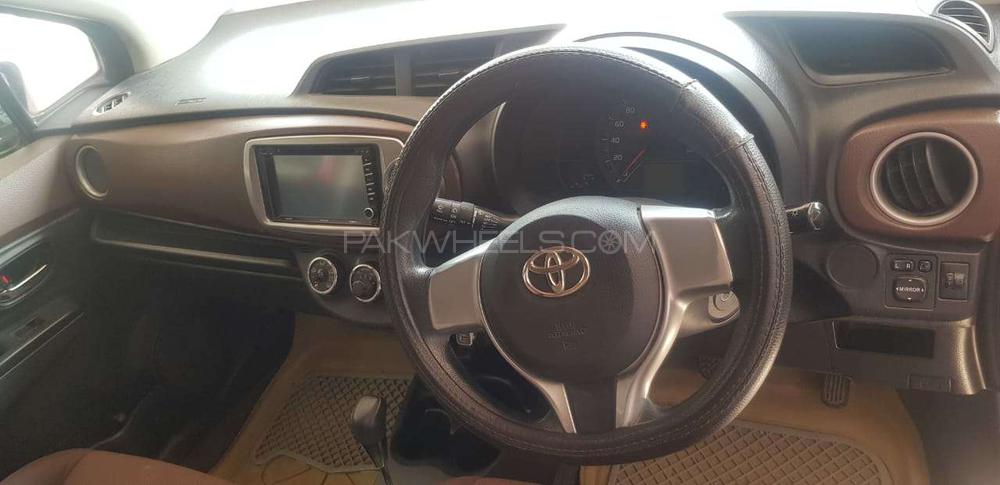 Toyota Vitz 2011 for Sale in Peshawar Toyota Vitz 2011 for Sale in Peshawar Image-5