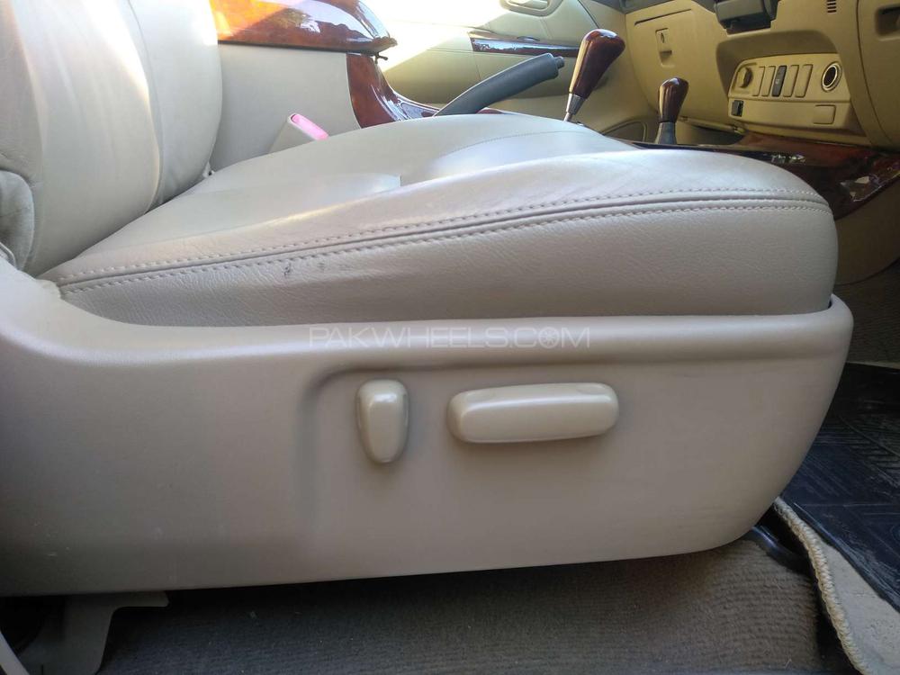 Toyota Hilux 2013 for Sale in Karachi Toyota Hilux 2013 for Sale in Karachi Image-5