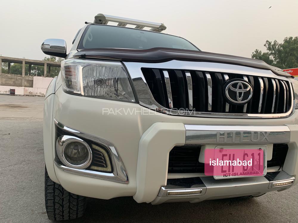 Toyota Hilux 2015 for Sale in Dargai Image-1